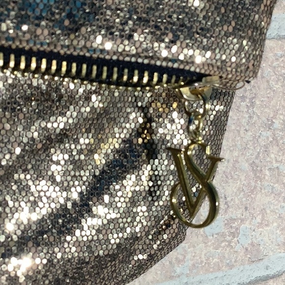 Victoria’s Secret - gold sparkle elegant fold over clutch  gold toned & hardware - Picture 3 of 6